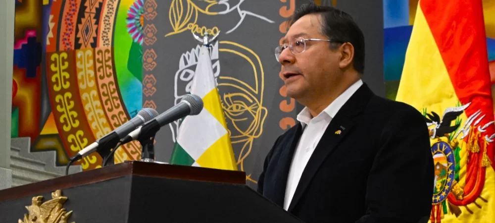 El Presidente advierte de apetitos personales a costa de la democracia y la sangre del pueblo