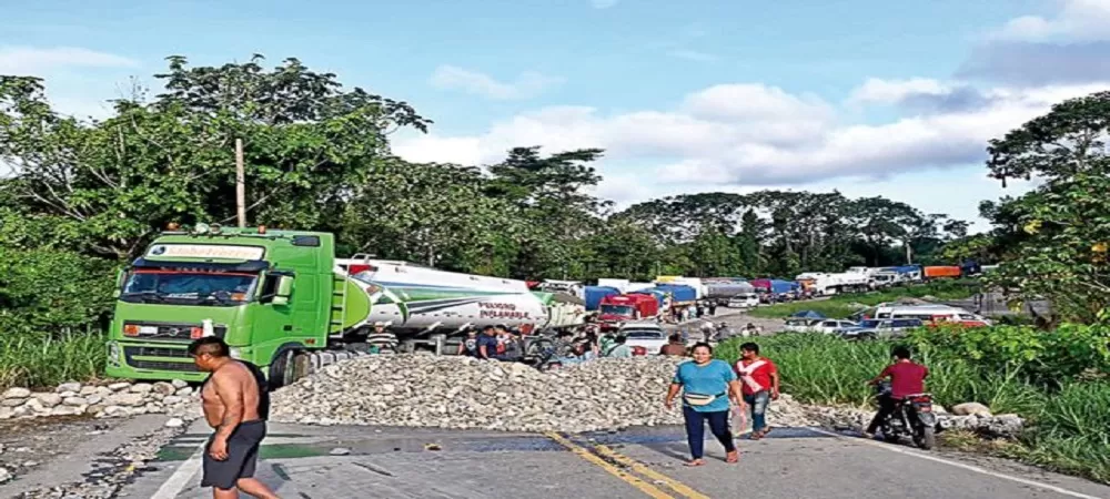 El bloqueo de caminos de leales a Evo Morales en el Chapare incide en la provisión de combustibles