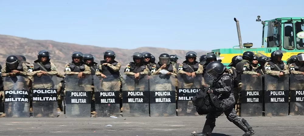 Militares en apronte si la Policía es rebasada ante ola de bloqueos: Novillo