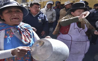 Marchas colapsaron el centro paceño, con ollas reclaman a Luis Arce que el pueblo tiene hambre